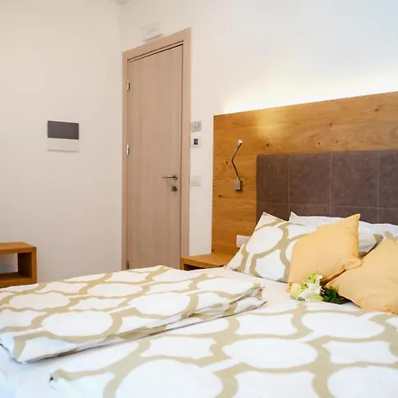 Dal Pez Hotel Denno Exterior photo